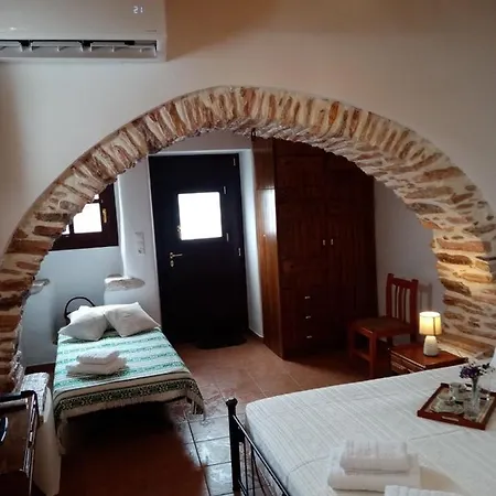 Monitsia Traditional House * Khalkíon