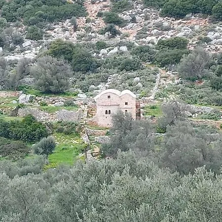 Monitsia Traditional House * Khalkíon