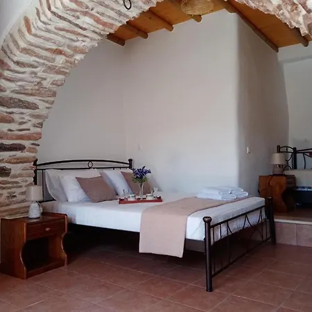 Vakantiehuis Monitsia Traditional House