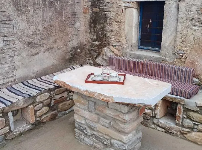 Dom wakacyjny Monitsia Traditional House *