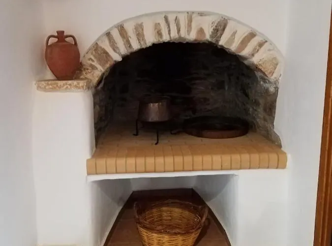 Monitsia Traditional House * Khalkíon